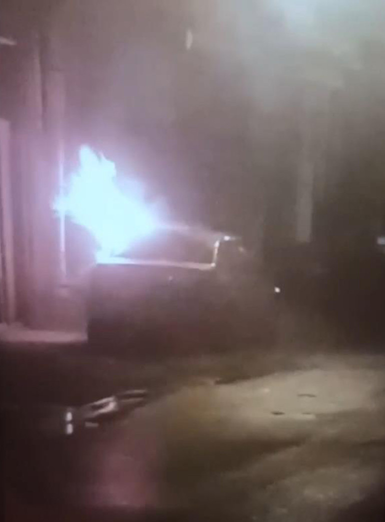 Kirasını ödeyemediği için evden çıkarıldı, girdiği otomobilde yanarak öldü