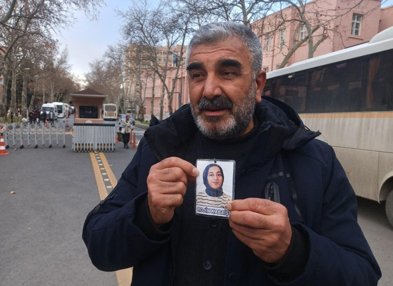 Bakan Yılmaz Tunç, Rojin Kabaişin ailesi ile bir araya geldi