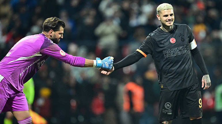 Fethiyede Icardinin penaltı kabusu: 2 dakikada 2 kez kaçırdı, kaleciyi tebrik etti