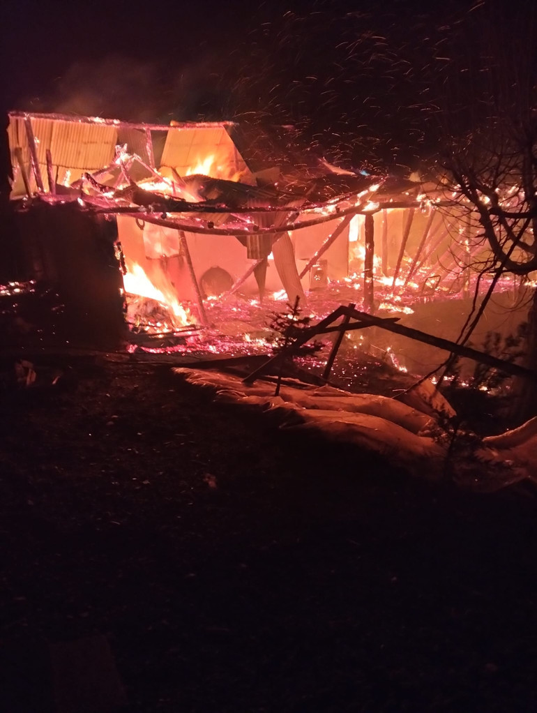 Sobadan çıkan yangın, evi küle çevirdi