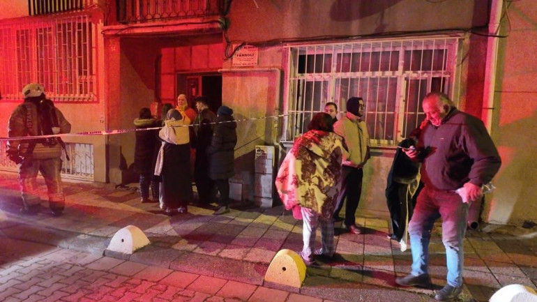 Kadıköyde 4 katlı binada yangın: 1i ağır 8 yaralı