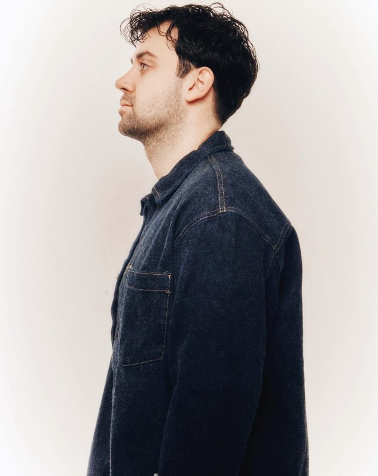 Setlere geri dönüyor