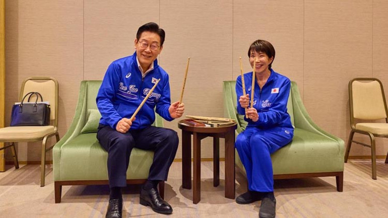  Liderlerden müzik şöleni