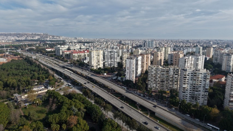 Milyarlık miras davasında mahkeme caddeleri kapatma kararı vermiş | Uygularsak hakimler adliyeye giremez
