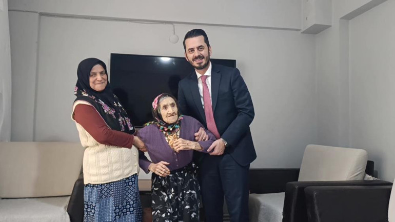 Osmanlı dönemini görmüş Bursanın asırlık çınarının isteği yerine getirildi