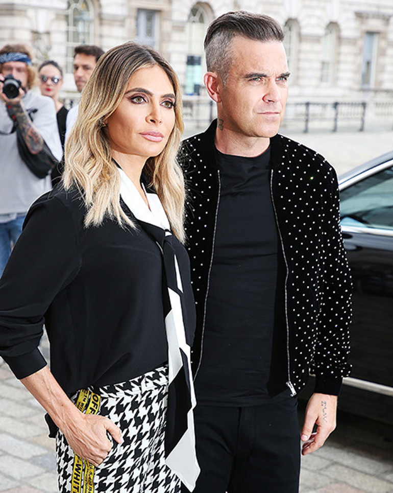 Sesiyle, nefesiyle kazandığı paralarla emlak kralı oldu... Ünlü şarkıcı en sonunda adaya taşındı