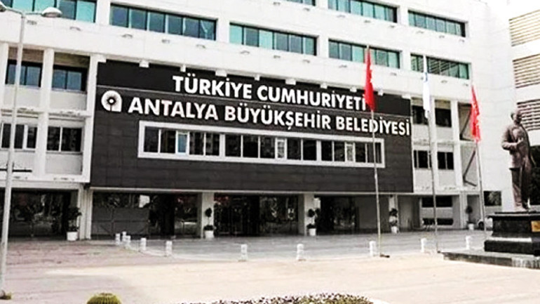 Konser davasında tahliye edilen 3 sanığa yakalama kararı