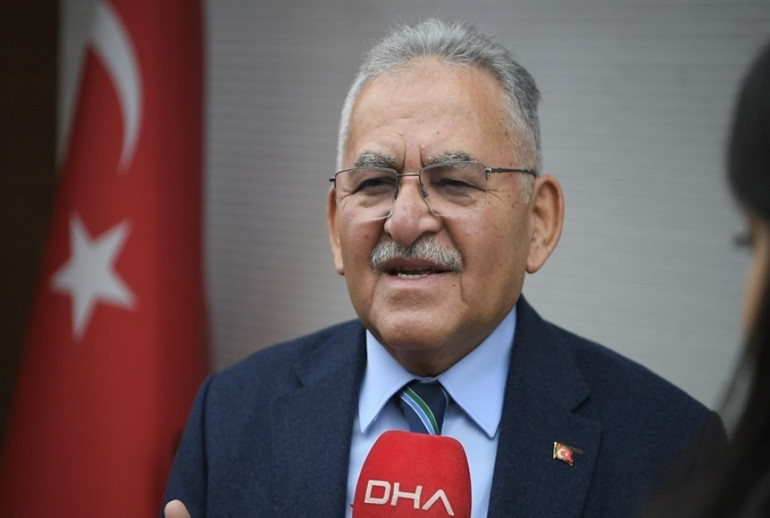 Kentsel dönüşüm çalışmalarında bina enkazı altından 926 yıllık medresenin duvarları çıktı