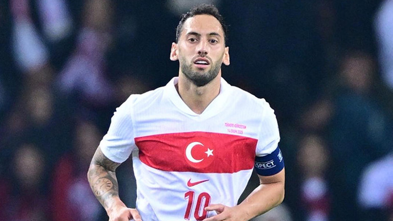 Galatasaray, Hakan Çalhanoğlu transferi için Interle pazarlık masasında İşte konuşulan bonservis bedeli