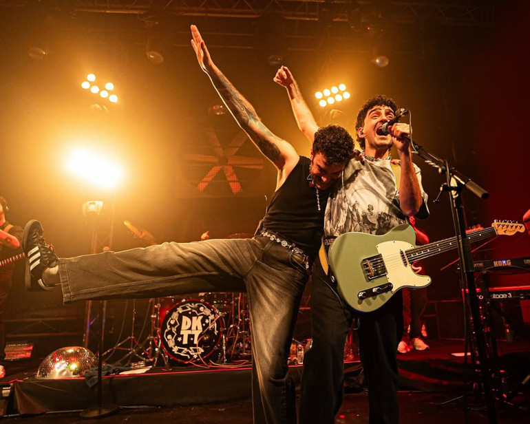 Parlayan yıldızlar sahnede