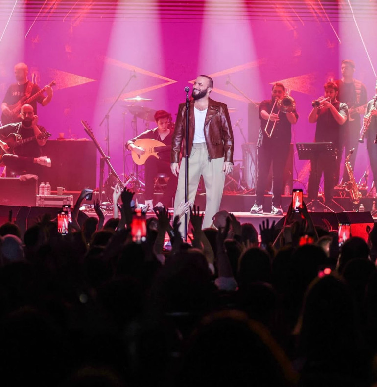 Parlayan yıldızlar sahnede