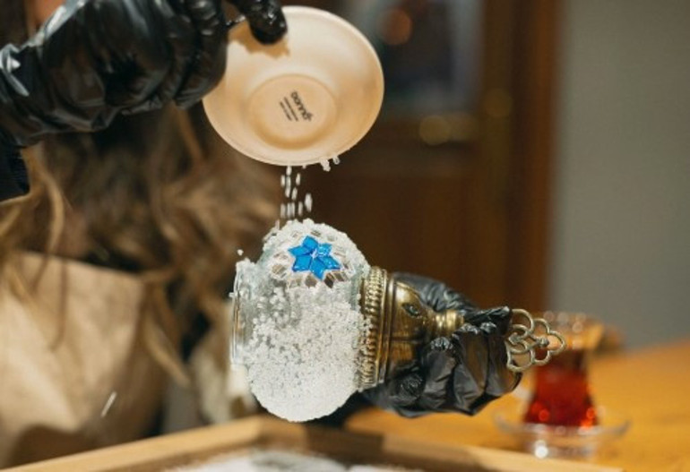 Parlayan yıldızlar sahnede