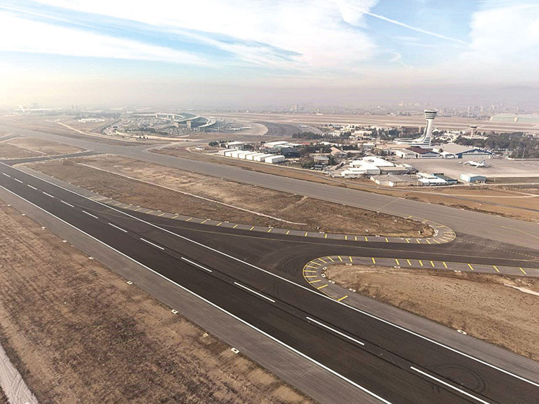 Esenboğa kabına sığmadı