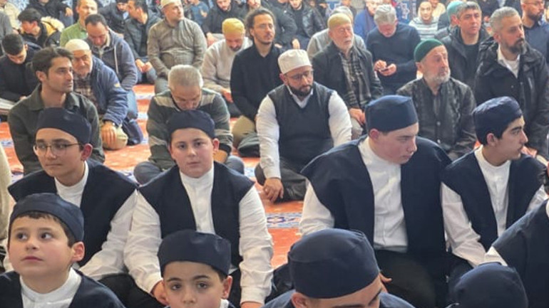 Kölnde Miraç Kandilinde camilere yoğun ilgi