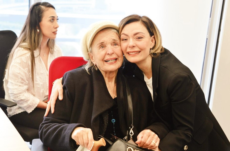 Bu şarkı Volkan Konak için