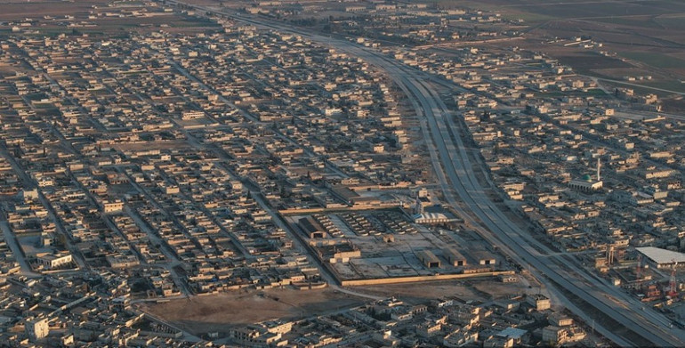 Suriye ordusu, YPG/SDG’ye operasyon başlattı... İlk terör grubu Deyr Hafirden çıkıyor