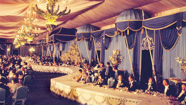  Tahttan sürgüne son Şah Pehlevi