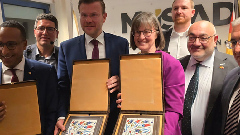 Nürnberg’de belediye başkan adayları panelde buluştu