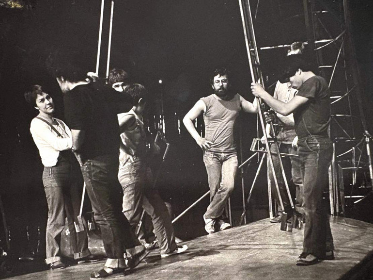 Çok izlenen oyunların yönetmeni Işıl Kasapoğlu: Tiyatro için otomobilimi, TV’mi sattım