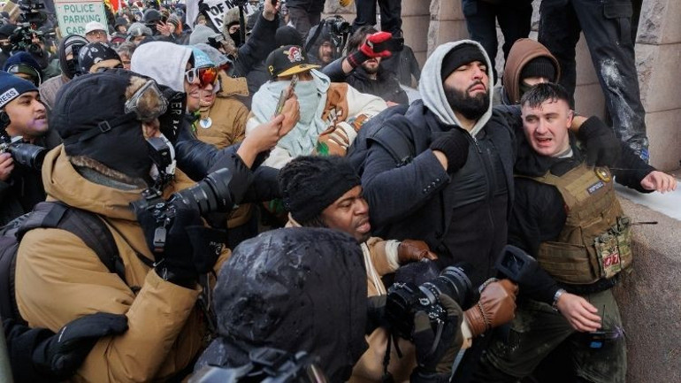 ABDde Müslüman karşıtı gösteride Kuran-ı Kerim yakma girişimi