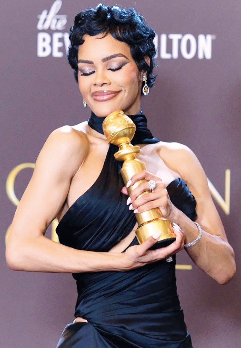 Kadınlar güçlü olmaya mecbur bırakılıyor