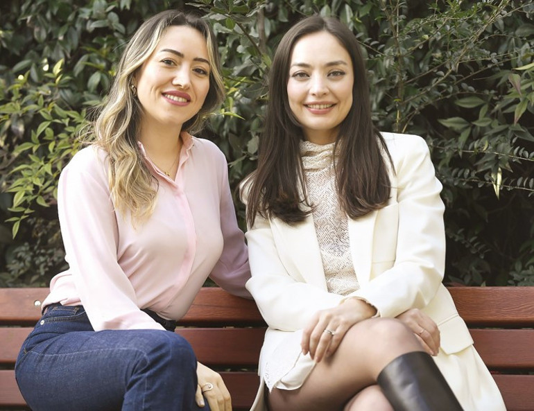  Çocuktan sonra daha romantik bir çift olduk