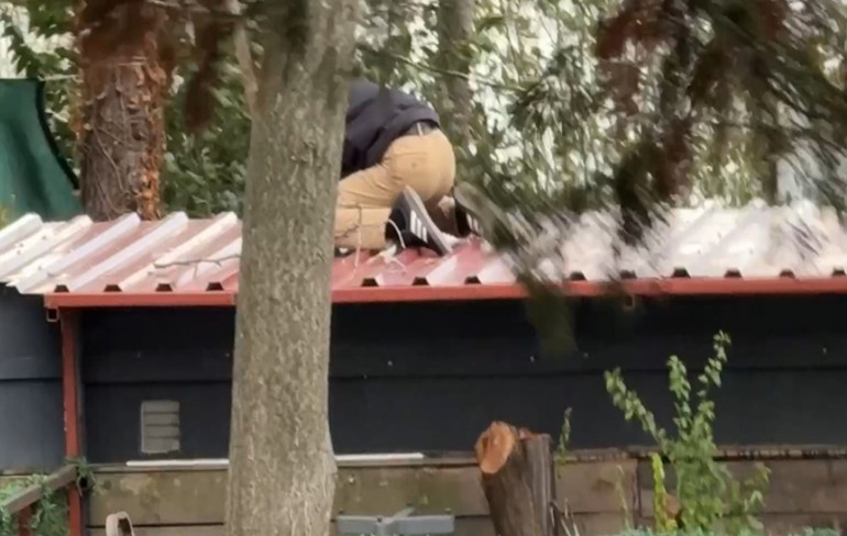 Silahla başından vurulup öldürülen maktulün yakınları çatıda sinir krizi geçirdi