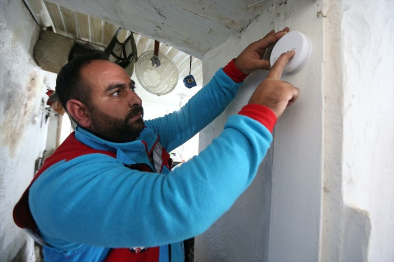  İlçedeki yaşlıların evine takılıyor