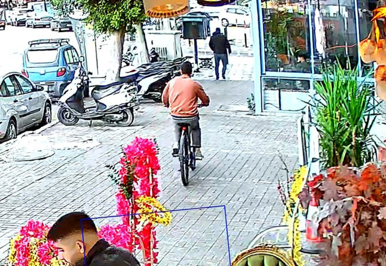 Meğer görünce dayanamamış Kamera görüntüleriyle yakalandı, ifadesi pes dedirtti