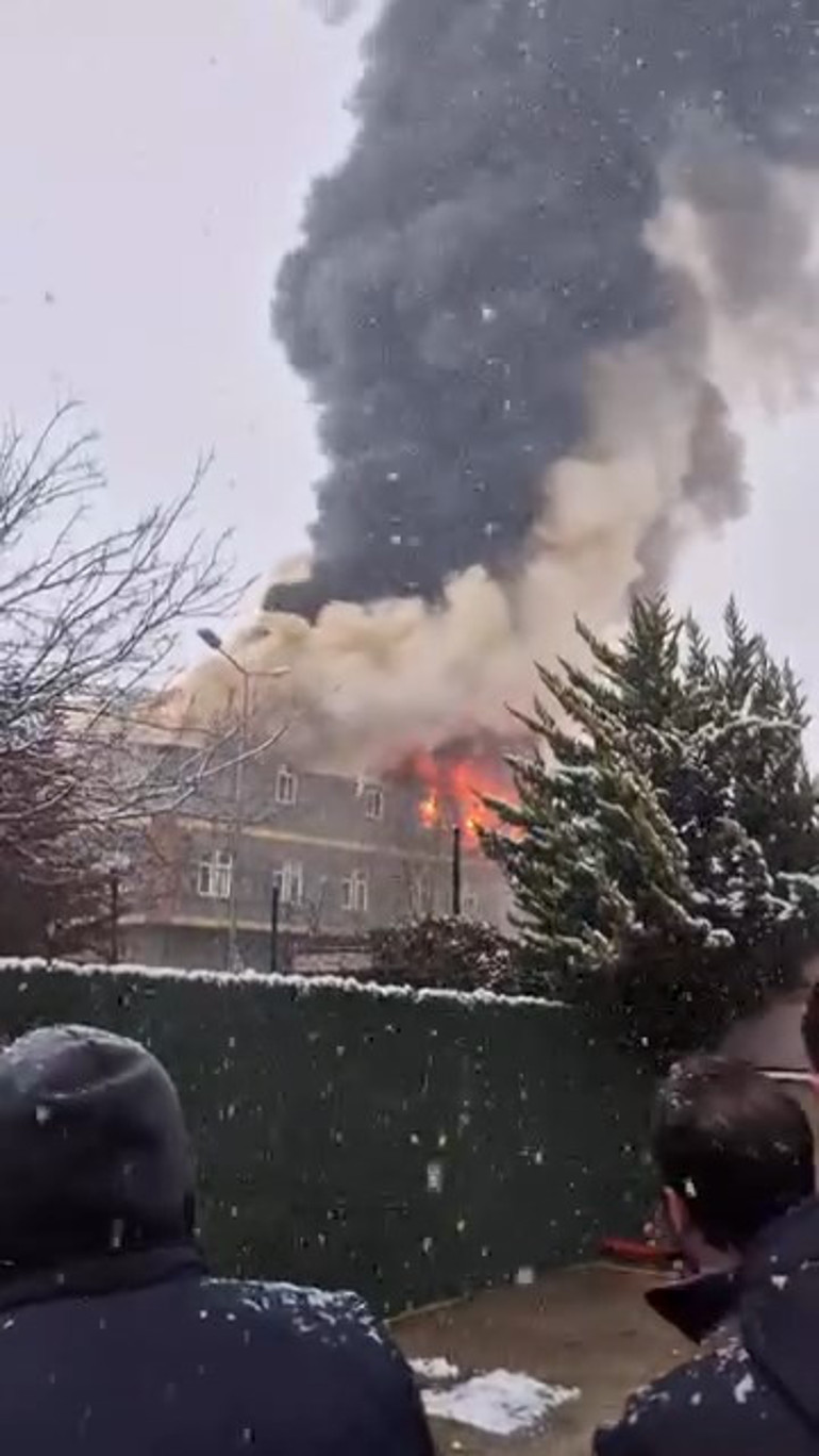 Tuzlada çakmak üretim fabrikasında yangın