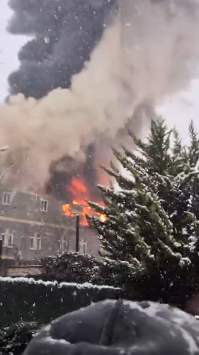 Tuzlada çakmak üretim fabrikasında yangın