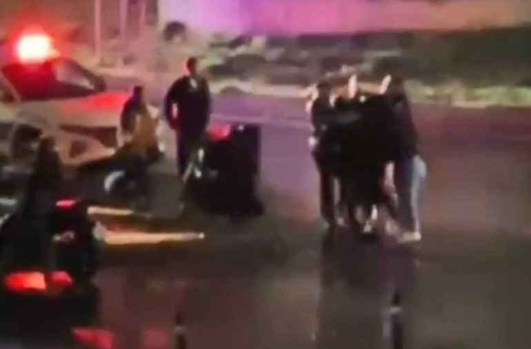 Kıskançlık krizine girip ağladı; polisin silahını almaya çalışınca tutuklandı