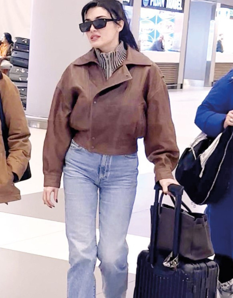 Hande Erçel ile Barış Arduç Riyad’dan döndü