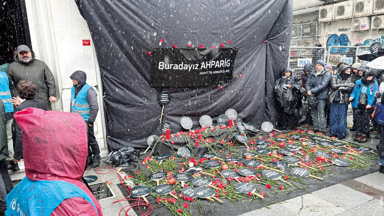 Hrant Dink katledildiği yerde anıldı