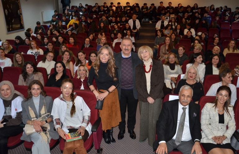 Ayşe Kulin ve Sema Soykan öğrencilere deneyimlerini anlattı