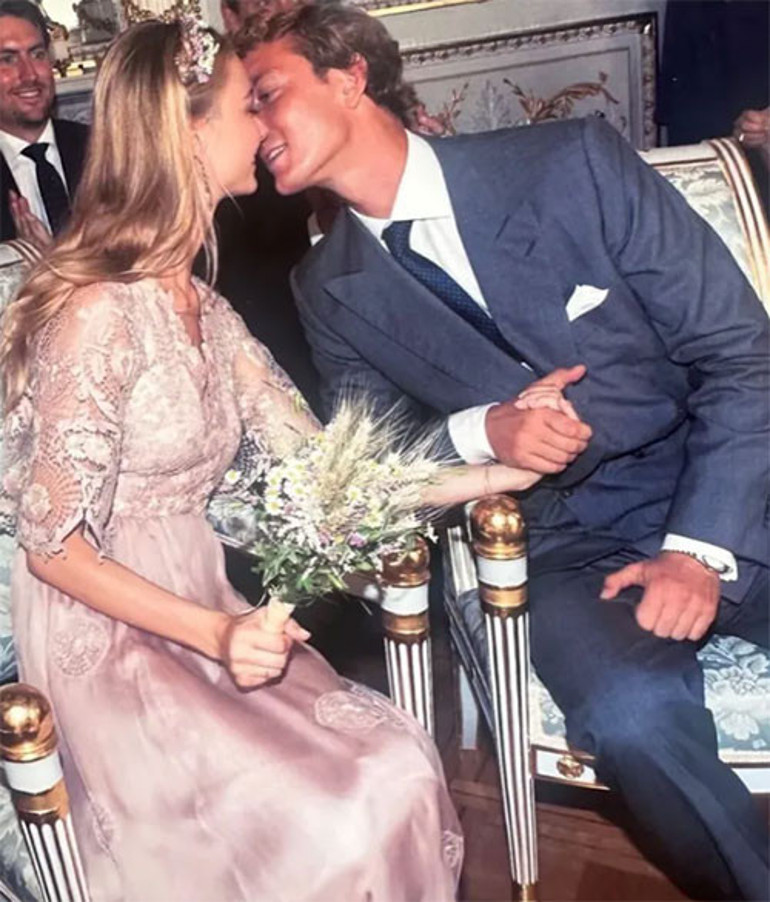  Ünlü gelinler yasta