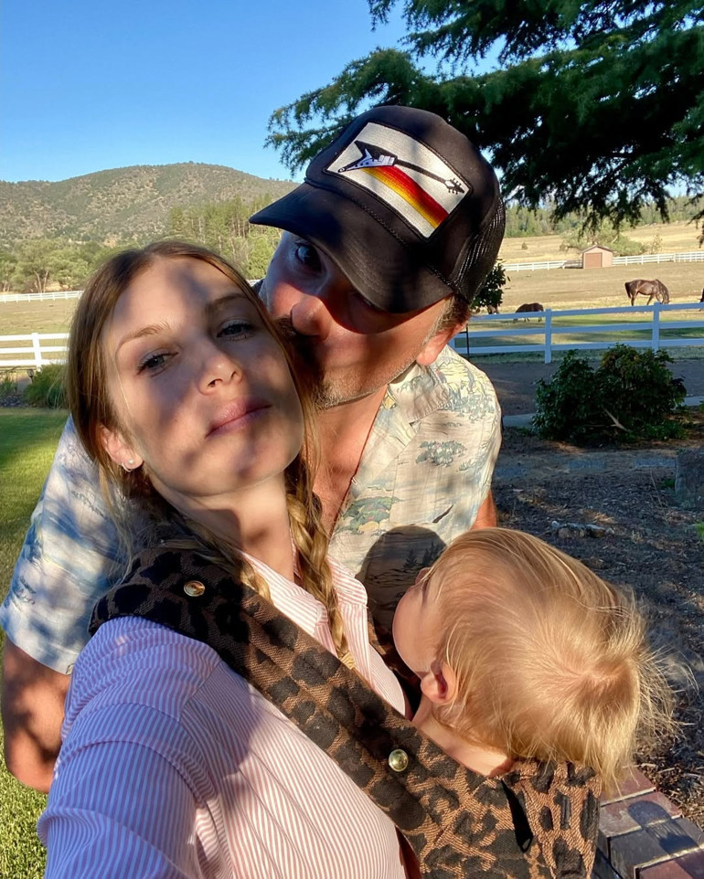 Eski Süpermen kovboy oldu… Şöhretini geride bıraktı çiftliğinde at yetiştiriyor