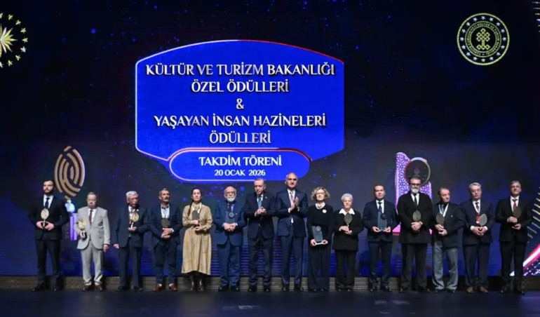 Bakan Ersoy, Kültür ve Turizm Bakanlığı Özel Ödülleri ve Yaşayan İnsan Hazineleri Ödül Töreninde konuştu