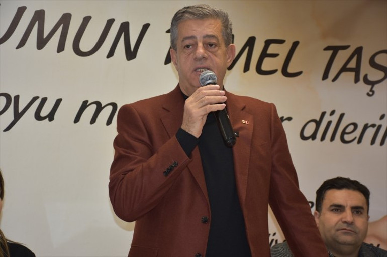 Belediyeden yeni evlenen çiftlere 60ar bin lira yardım