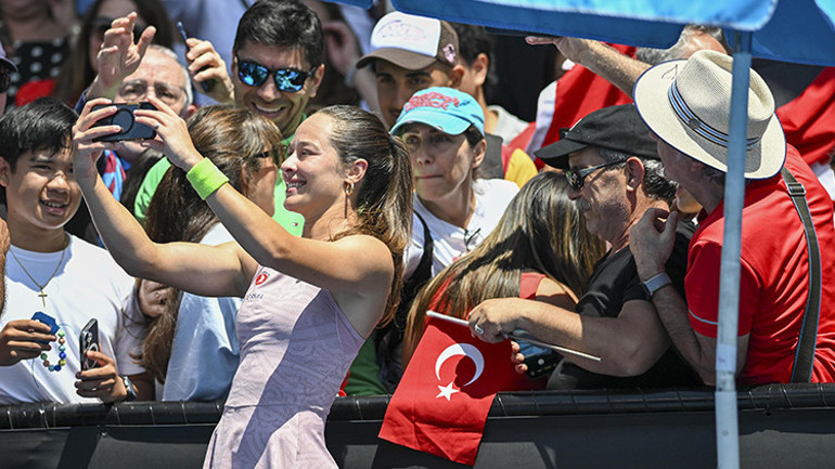 Zeynep Sönmezden tarihi zafer sonrası ilk açıklama: Burada durmak istemiyorum, daha iyisini yapmak için devam edeceğim