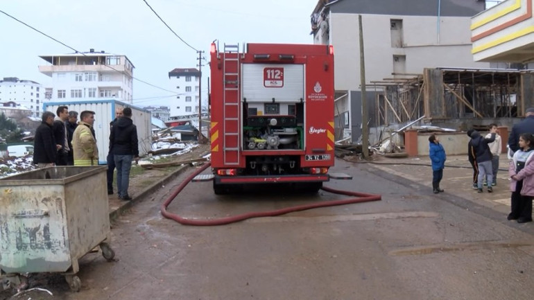  8i çocuk 12 kişi kurtarıldı