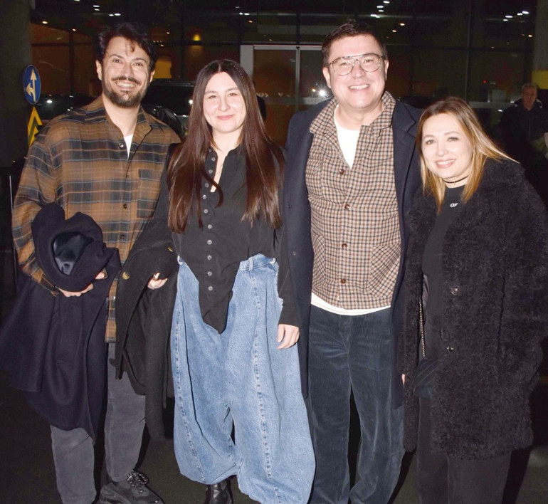 Tarkan ile Cem Yılmaz aynı sahnede... İşte kuzu kuzu geldim