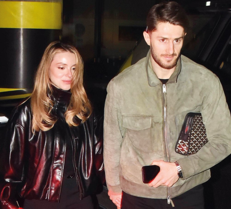 Tarkan ile Cem Yılmaz aynı sahnede... İşte kuzu kuzu geldim