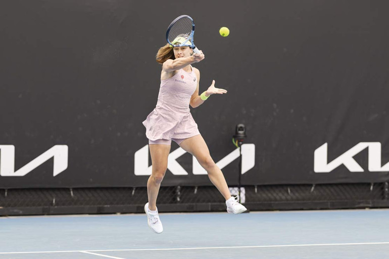 Avustralya açık tarihinde üçüncü tura yükselen ilk Türk tenisçi oldu… Zeynep Sönmez tarih yazıyor