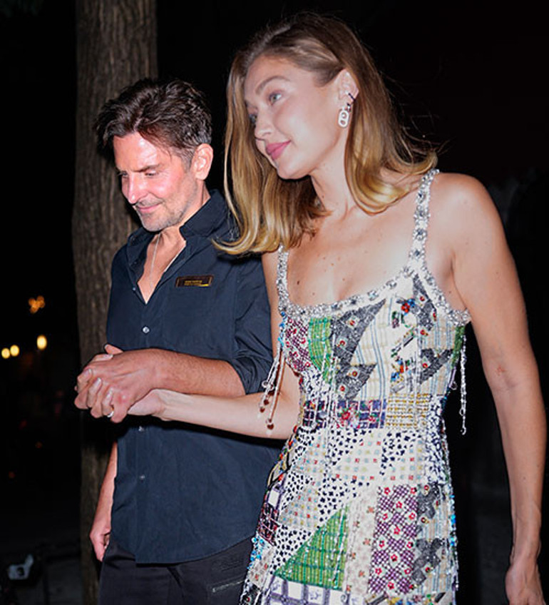  Sevgilisine evlenme teklifi için kendi annesinin ağzından çıkacak bir tek kelimeyi bekliyor