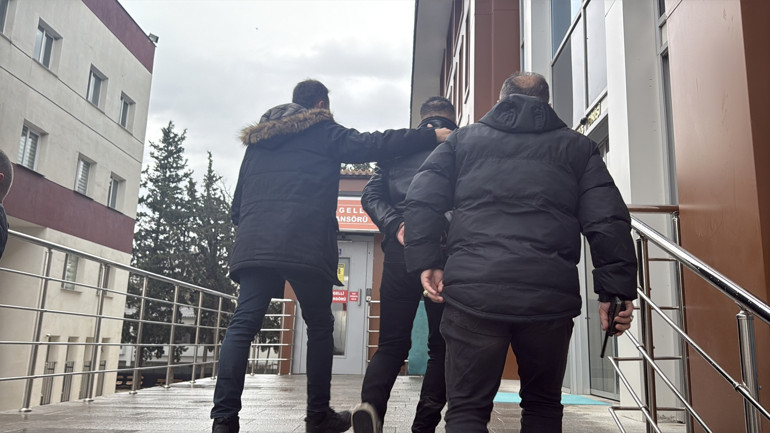 Güllünün kızı Tuğyanın eski sevgilisi Kervan Eminoğlu, adliyeye sevk edildi