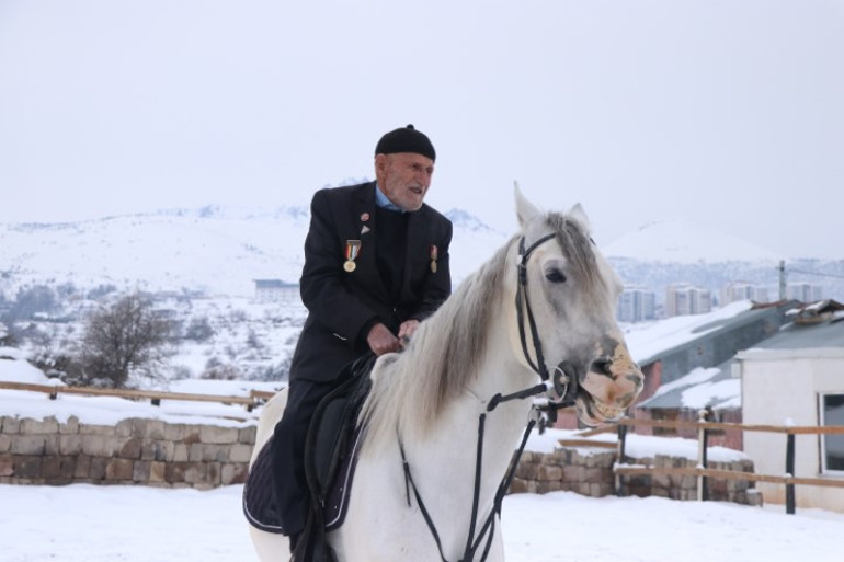  Arkadaşlarımın şehit olduğu aklıma geliyor