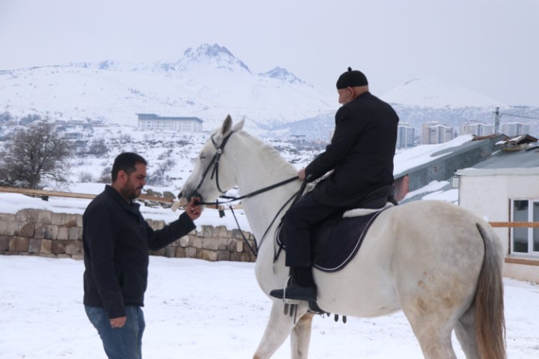  Arkadaşlarımın şehit olduğu aklıma geliyor
