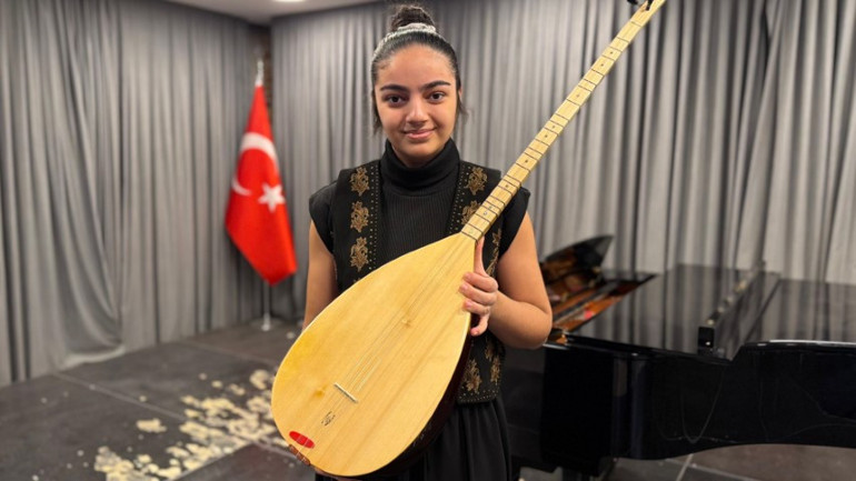5 yaşındayken babasından öğrendi | Liseli Zeynep uluslararası düzeyde 9 ödül aldı