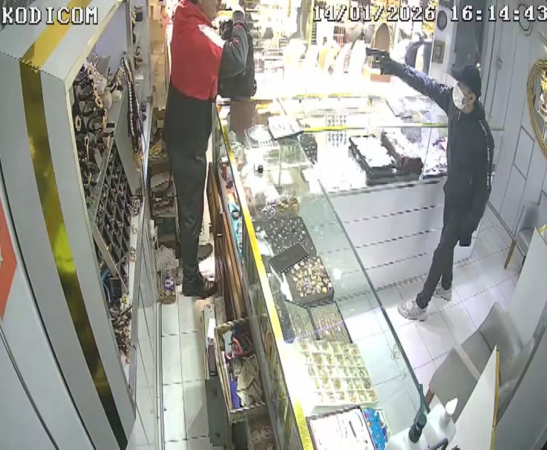 Kuyumcuyu soyup metrobüsle kaçan şahıs tutuklandı